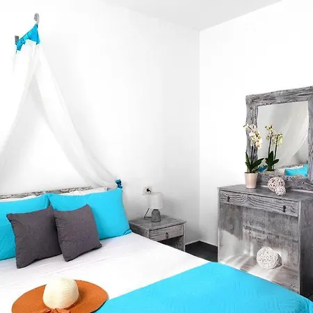Dina With Private Juccuzi Apartment