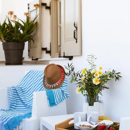 Dina With Private Juccuzi Perissa (Santorini)